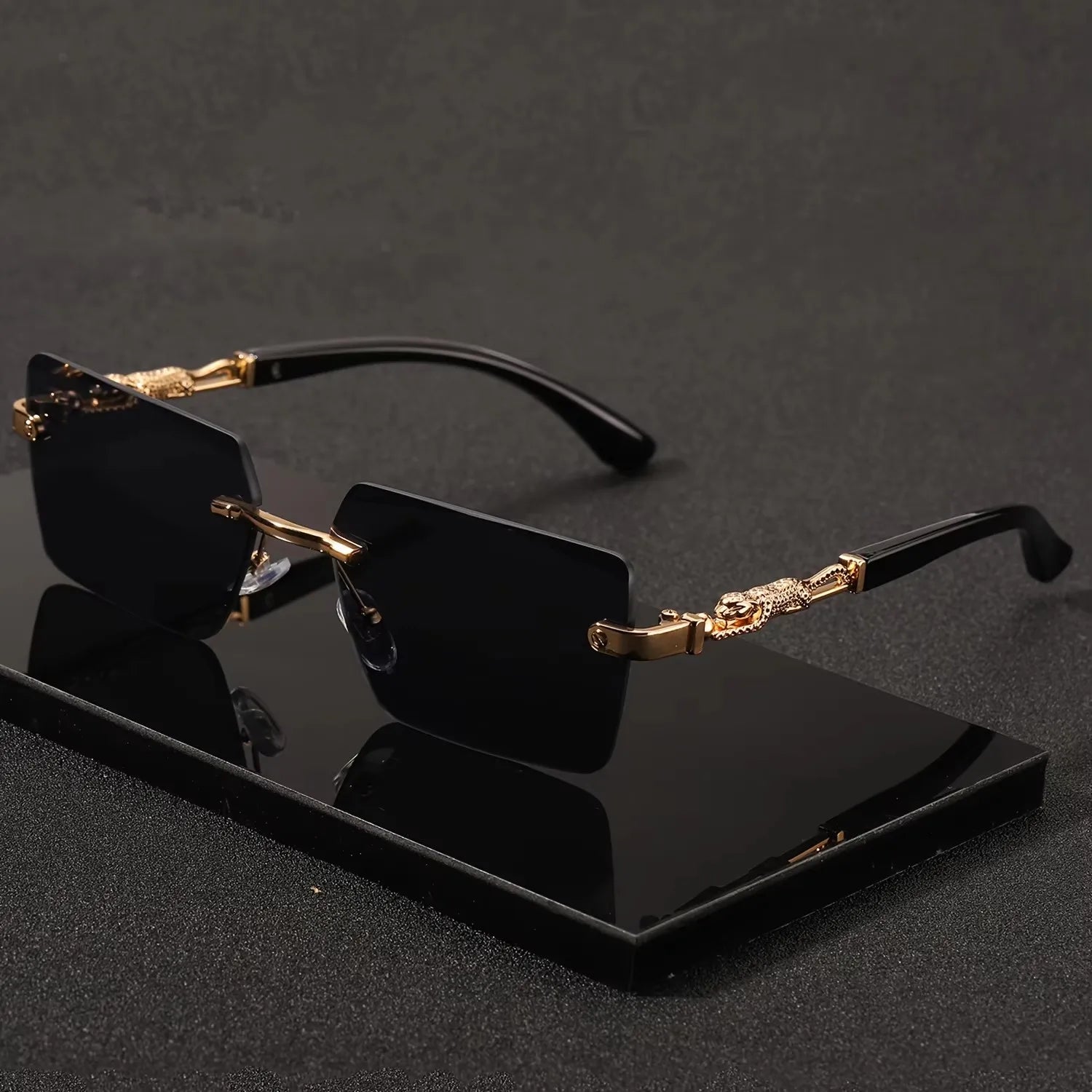 Lunettes Soleil Minimalistes UV400 – Élégance & Protection.